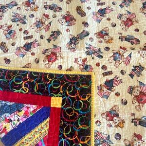 Vtg USA teddy bears colorful patchwork quilt 33.5x43 in excellent shape